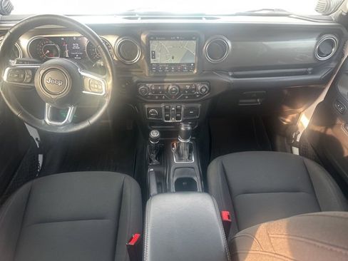 Used 2018 Jeep Wrangler Unlimited Sahara image 21