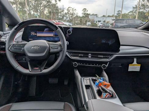 New 2026 Chevrolet Equinox EV RS image 10