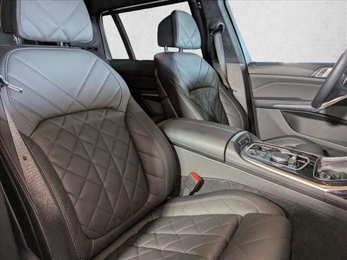 Used 2024 BMW X7 xDrive40i w/ M Sport Package AWD/4WD image 22