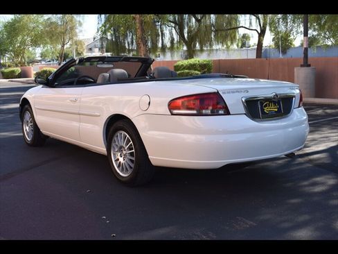 Used 2006 Chrysler Sebring Touring FWD image 11