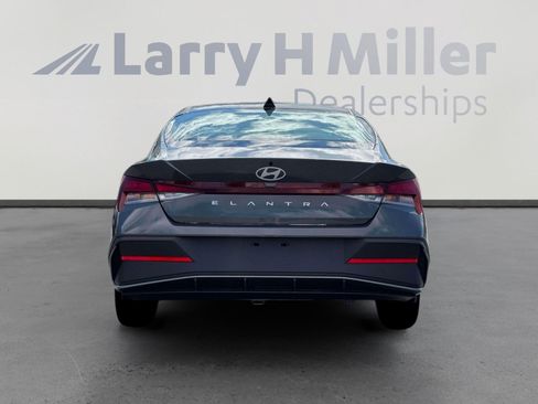 New 2026 Hyundai Elantra SE FWD image 6