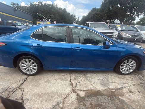 Used 2019 Toyota Camry LE image 8