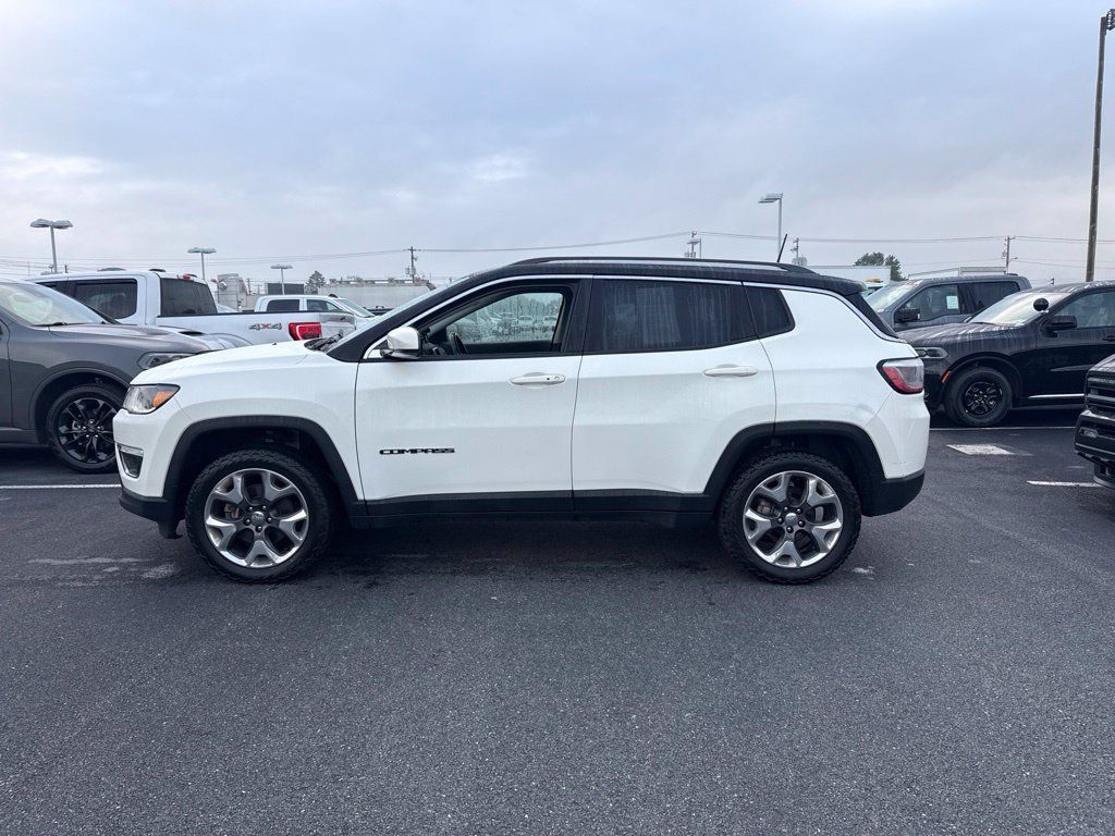 Used 2019 Jeep Compass Limited w/ Premium Lighting Group AWD/4WD image 3
