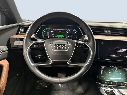 Used 2022 Audi e-tron Premium AWD/4WD image 17