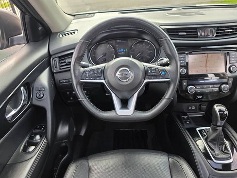 Used 2020 Nissan Rogue SL w/ Premium Package FWD image 16