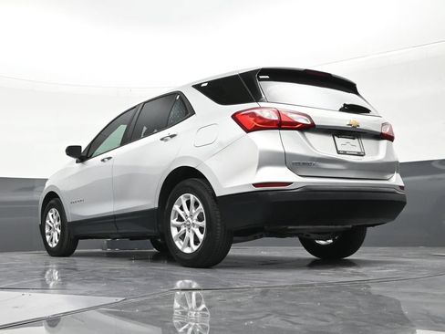 Used 2019 Chevrolet Equinox LS FWD image 22
