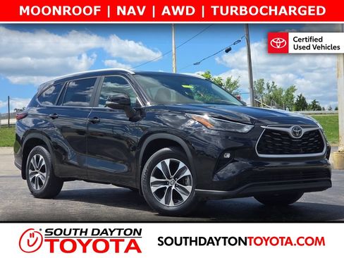 Used 2024 Toyota Highlander XLE AWD/4WD image 1