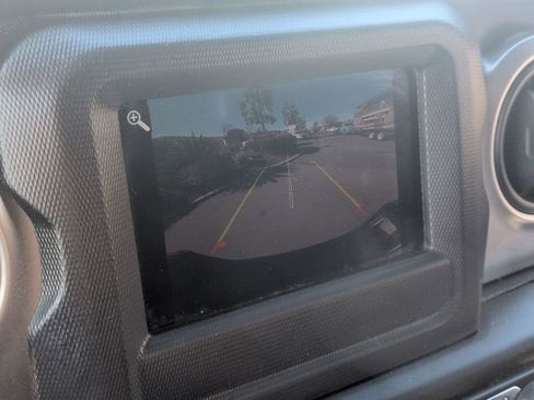 Certified 2020 Jeep Gladiator Sport w/ Quick Order Package 24S image 17