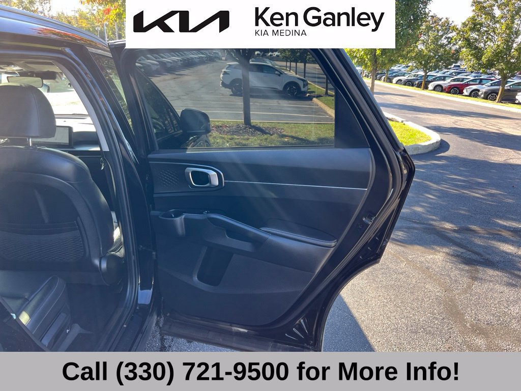 Certified 2024 Kia Sorento S w/ Panoramic Sunroof Package AWD/4WD image 52
