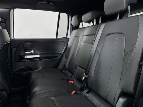 New 2026 Mercedes-Benz GLB 250 image 7