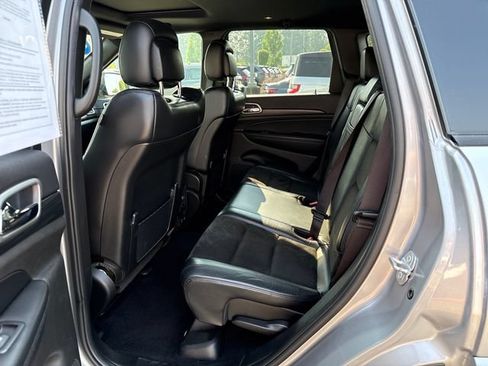 Used 2019 Jeep Grand Cherokee Altitude AWD/4WD image 14