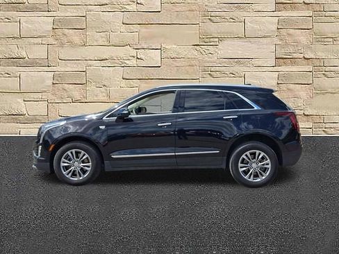 Used 2021 Cadillac XT5 Premium Luxury AWD/4WD image 2