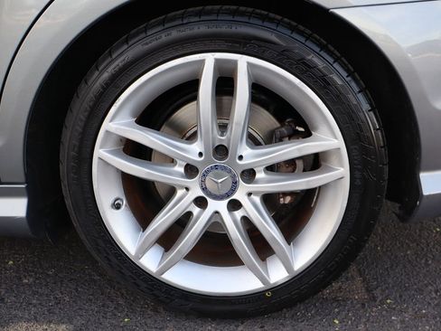 Used 2013 Mercedes-Benz C 250 Sport image 42