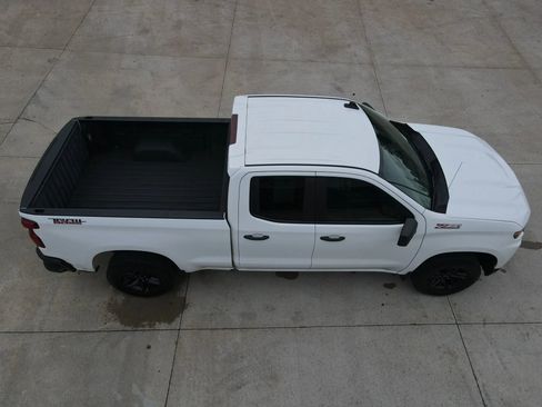 Used 2019 Chevrolet Silverado 1500 Custom Trail Boss w/ Custom Convenience Package AWD/4WD image 45