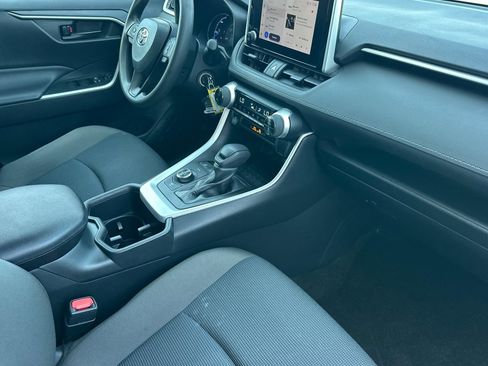 Certified 2023 Toyota RAV4 LE AWD/4WD image 16