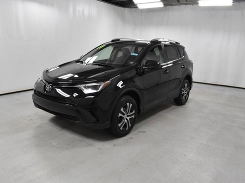 Used 2017 Toyota RAV4 LE image 2