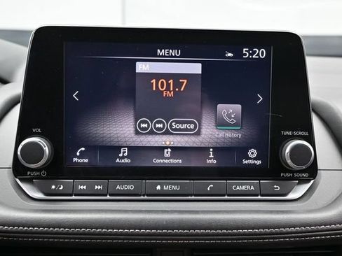 Used 2025 Nissan Rogue SV FWD image 29