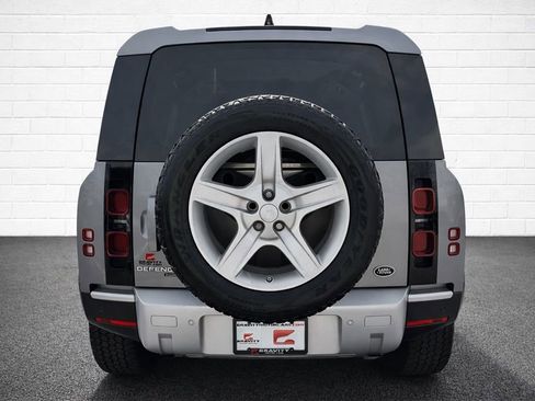 Used 2020 Land Rover Defender 110 SE image 5