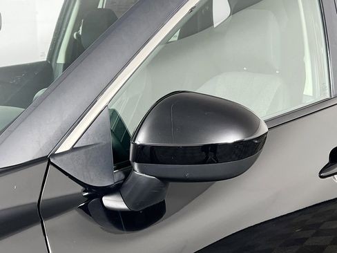 Used 2024 Nissan Rogue SV FWD image 12