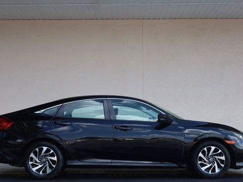 Used 2016 Honda Civic EX image 2