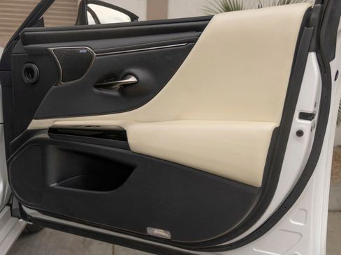 Used 2022 Lexus ES 350 w/ Accessory Package 2 FWD image 25