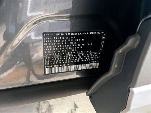 New 2026 Volkswagen Tiguan SE FWD image 19