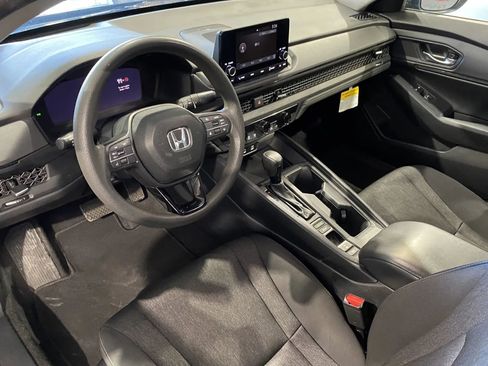 Used 2023 Honda Accord EX image 10