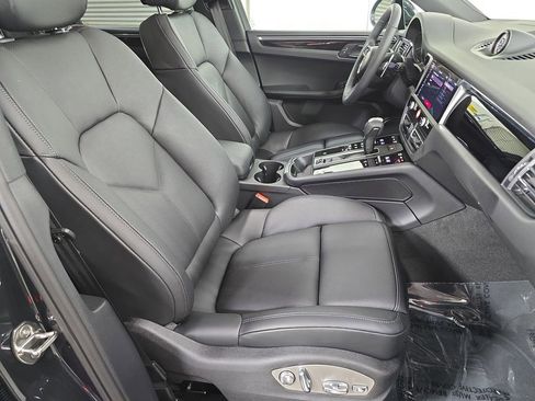 New 2026 Porsche Macan image 27