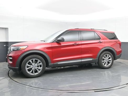 Used 2021 Ford Explorer Limited w/ Equipment Group 301A AWD/4WD image 11