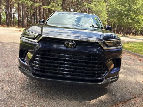 Used 2024 Toyota Grand Highlander FWD image 8