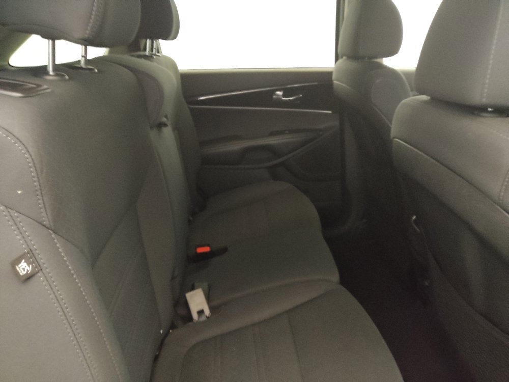 Used 2019 Kia Sorento AWD V6 image 19