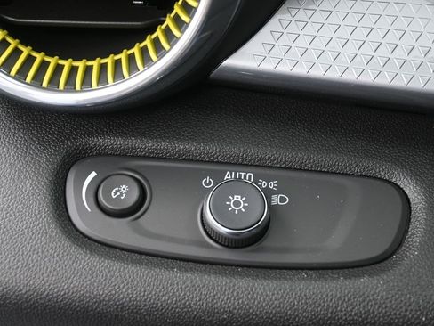 New 2025 Chevrolet Trax LT w/ Driver Confidence Package image 33