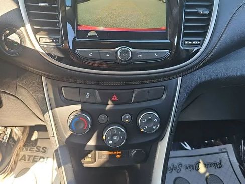 Used 2018 Chevrolet Trax LT w/ Driver Confidence Package image 15