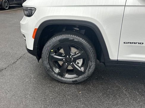 New 2025 Jeep Grand Cherokee L Limited image 12