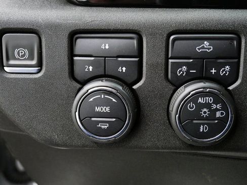 Used 2024 Chevrolet Silverado 2500 LT w/ Convenience Package AWD/4WD image 27