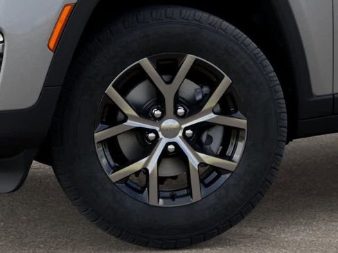 New 2025 Jeep Grand Cherokee Limited image 8