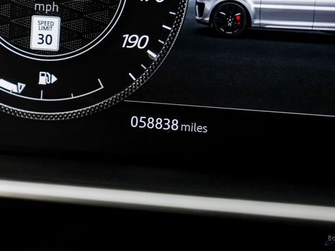 Used 2020 Land Rover Range Rover Sport SVR image 73