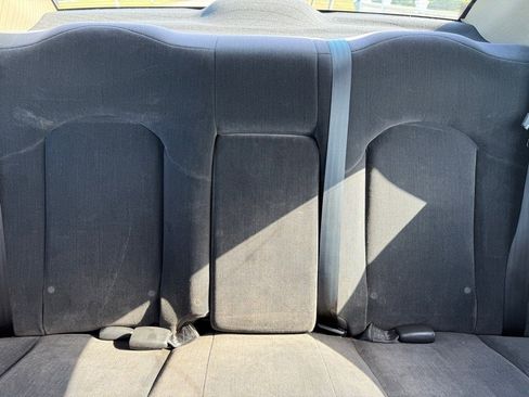 Used 2004 Chrysler Concorde LX image 13