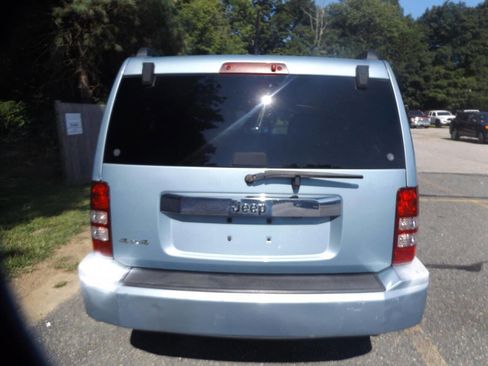 Used 2012 Jeep Liberty Sport image 4