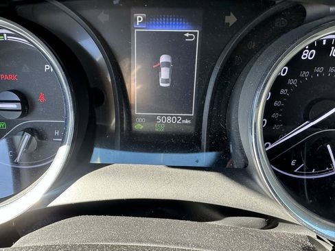 Used 2020 Toyota Camry SE image 10