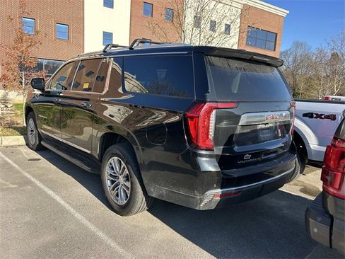 Used 2021 GMC Yukon XL SLT image 5