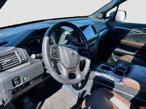 Used 2024 Honda Passport EX-L image 5