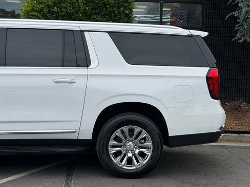 Used 2025 GMC Yukon XL Denali RWD image 11