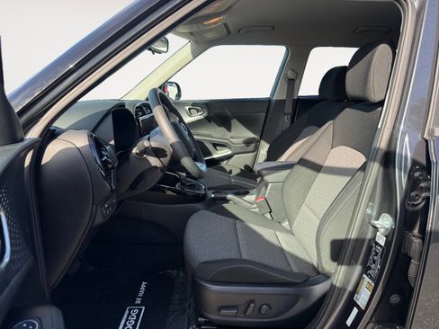 Used 2022 Kia Soul S image 10