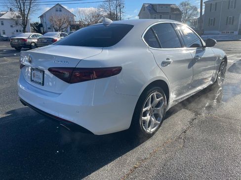 Used 2020 Alfa Romeo Giulia Ti image 8