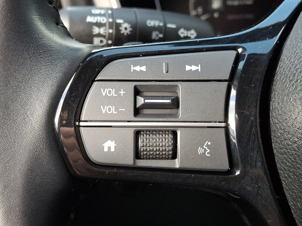 Used 2024 Honda Pilot Touring image 23