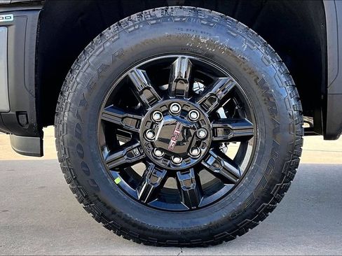 New 2026 GMC Sierra 2500 AT4 w/ AT4 Premium Plus Package AWD/4WD image 29