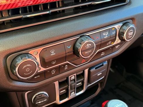 Used 2025 Jeep Gladiator Sport AWD/4WD image 27
