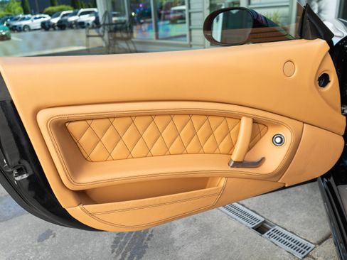 Used 2011 Ferrari California RWD image 12