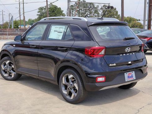 New 2026 Hyundai Venue SEL image 2